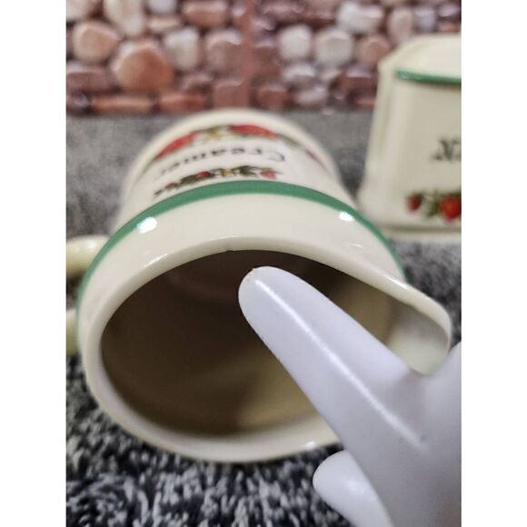 Vintage Strawberry Collection - Picture 10 of 11